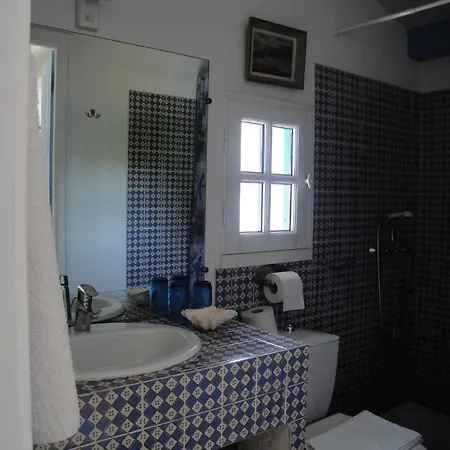 Le Buzet Bleu Bed and Breakfast 3*