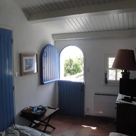 Le Buzet Bleu