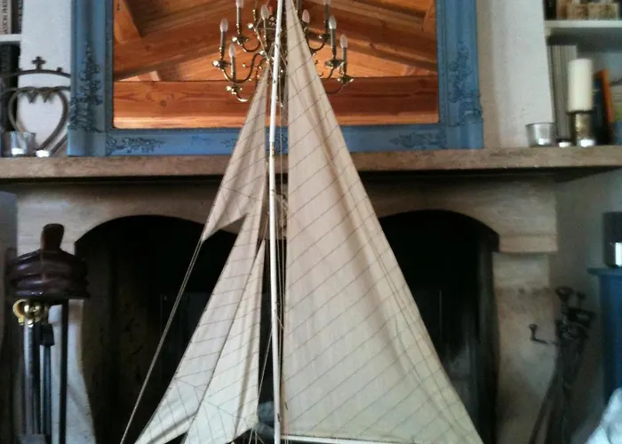 Alojamento de Acomodação e Pequeno-almoço Le Buzet Bleu